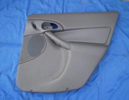 Обшивка двери задней правой для FORD FOCUS I 1998-2004  запчасти бу