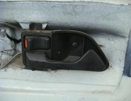 Ручка двери внутренняя задняя левая для FORD SIERRA 1987-1993  запчасти бу