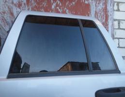 Стекло двери задней левой (форточка) для JEEP GRAND CHEROKEE (WJ) 1999-2004  запчасти бу
