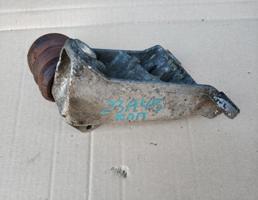 Кронштейн двигателя передний для AUDI 100 (45) 1991-1994  запчасти бу