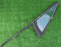 Стекло двери передней правой (форточка) для MITSUBISHI PAJERO 1982-1990  запчасти бу