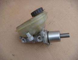 Цилиндр тормозной главный для AUDI A8 (D2) 1994-2003  запчасти бу