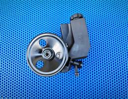 Насос гидроусилителя руля (ГУР) для JEEP GRAND CHEROKEE (WJ) 1999-2004  запчасти бу