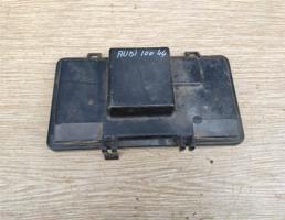 Крышка блока предохранителей для AUDI 100 (44) 1983-1991  запчасти бу
