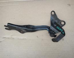 Петля капота правая для MAZDA 3 (BK) 2003-2009  запчасти бу