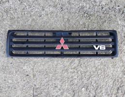 Решетка радиатора для MITSUBISHI PAJERO/MONTERO (V1,V2,V3,V4) 1990-1997  запчасти бу