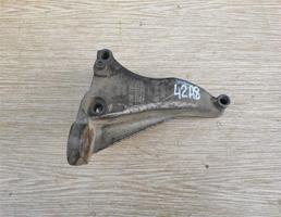 Кронштейн опоры КПП для AUDI A8 (D2) 1994-2003  запчасти бу