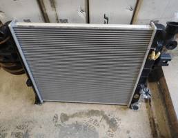 Радиатор охлаждения для JEEP GRAND CHEROKEE (WJ) 1999-2004  запчасти бу