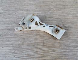 Кронштейн переднего бампера левый для MAZDA 3 (BK) 2003-2009  запчасти бу