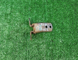 Петля двери передней левой (нижняя) для TOYOTA CARINA E 1992-1997  запчасти бу