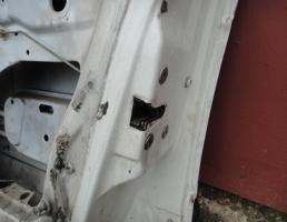 Замок двери передней правой для RENAULT MEGAN 1996-1999  запчасти бу