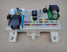 Блок предохранителей для FORD C-MAX 2003-2007  запчасти бу