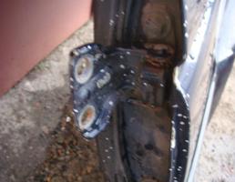 Петля двери задней левой (верхняя) для MITSUBISHI PAJERO/MONTERO (V1,V2,V3,V4) 1990-1997  запчасти бу