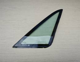 Стекло кузова правое для AUDI 100 (44) 1983-1991  запчасти бу