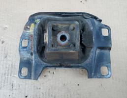 Опора двигателя левая для FORD C-MAX 2007-2011  запчасти бу