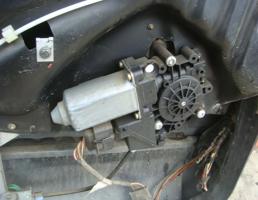 Мотор стеклоподъёмника для AUDI A8 (D2) 1994-2003  запчасти бу