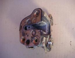 Замок двери задней левой для OPEL OMEGA A 1986-1994  запчасти бу