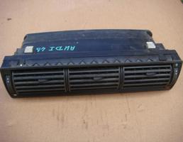 Дефлектор воздушный для AUDI 100 (45) 1991-1994  запчасти бу