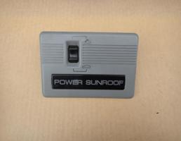 Кнопка управления люком для MITSUBISHI PAJERO/MONTERO (V1,V2,V3,V4) 1990-1997  запчасти бу