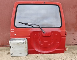 Крышка багажника для MITSUBISHI PAJERO 1982-1990  запчасти бу