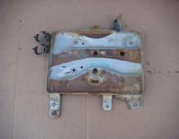 Кронштейн (крепление) аккумулятора для NISSAN MAXIMA (A33) 1999-2006  запчасти бу