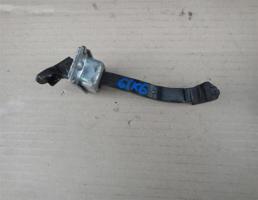 Ограничитель открывания двери для MAZDA 3 (BK) 2003-2009  запчасти бу
