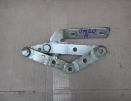 Петля капота правая для OPEL OMEGA A 1986-1994  запчасти бу