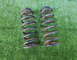 Пружина задняя для JEEP GRAND CHEROKEE (ZJ) 1993-1998  запчасти бу