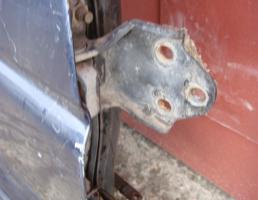 Петля двери передней правой (верхняя) для MITSUBISHI PAJERO/MONTERO (V1,V2,V3,V4) 1990-1997  запчасти бу