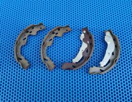 Колодки тормозные задние для TOYOTA YARIS 1999-2005  запчасти бу