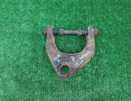 Рычаг передний правый для MITSUBISHI PAJERO 1982-1990  запчасти бу