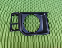 Облицовка (рамка) фары для MITSUBISHI PAJERO 1982-1990  запчасти бу