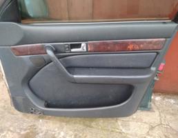 Обшивка двери передней правой для AUDI 100 (45) 1991-1994  запчасти бу