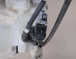Насос омывателя стекла для MAZDA 3 (BK) 2003-2009  запчасти бу
