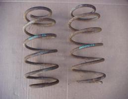 Пружина передняя для AUDI 100 (44) 1983-1991  запчасти бу