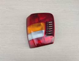 Фонарь задний правый для JEEP GRAND CHEROKEE (WJ) 1999-2004  запчасти бу