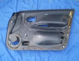 Обшивка двери передней левой для RENAULT MEGAN 1999-2002  запчасти бу