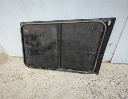 Стекло кузова правое для MITSUBISHI PAJERO/MONTERO (V1,V2,V3,V4) 1990-1997  запчасти бу