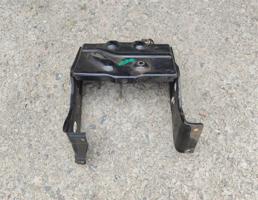 Кронштейн (крепление) аккумулятора для MITSUBISHI PAJERO/MONTERO (V1,V2,V3,V4) 1990-1997  запчасти бу