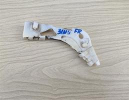 Кронштейн переднего бампера правый для MAZDA 6 (GG) 2002-2007  запчасти бу