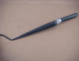 Поводок стеклоочистителя передний правый для NISSAN MAXIMA (A33) 1999-2006  запчасти бу