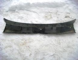 Накладка стеклоочистителя (жабо) для JEEP GRAND CHEROKEE (ZJ) 1993-1998  запчасти бу