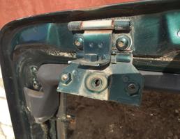 Петля двери (крышки) багажника правая для JEEP GRAND CHEROKEE (ZJ) 1993-1998  запчасти бу