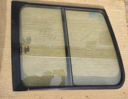 Стекло кузова левое для MITSUBISHI PAJERO/MONTERO (V1,V2,V3,V4) 1990-1997  запчасти бу