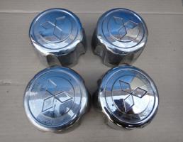 Колпак декоративный для MITSUBISHI PAJERO/MONTERO (V1,V2,V3,V4) 1990-1997  запчасти бу