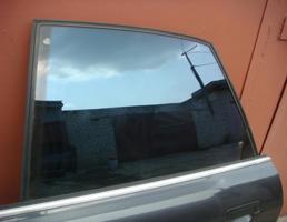 Стекло двери задней левой для AUDI A8 (D2) 1994-2003  запчасти бу