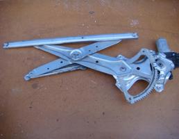 Стеклоподъёмник электрический передний правый для TOYOTA COROLLA (E150) 2006-2013  запчасти бу