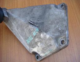 Кронштейн двигателя левый для AUDI A6 (C5) 1997-2004  запчасти бу
