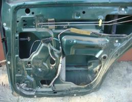 Стеклоподъёмник электрический задний правый для NISSAN ALMERA (N15) 1995-2000  запчасти бу