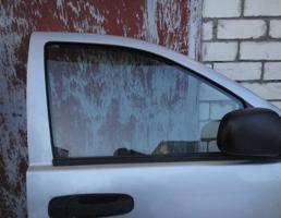 Стекло двери передней правой для JEEP GRAND CHEROKEE (WJ) 1999-2004  запчасти бу